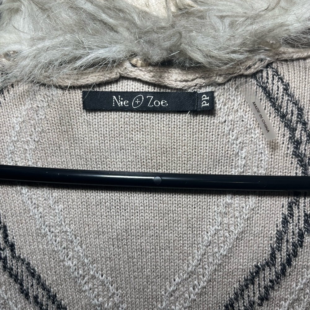 Nic + Zoe Faux Fur Collar Knit Cardigan - Winter Vibes - PP Petite - Gray/White - Picture 5 of 8